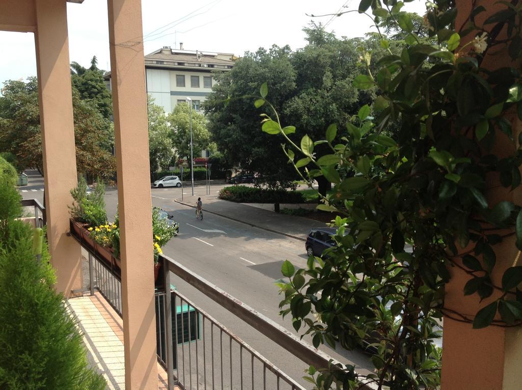 Ai Giardini Rooms -Vicino Ospedale Borgo Trento E Centro Storico ヴェローナ エクステリア 写真