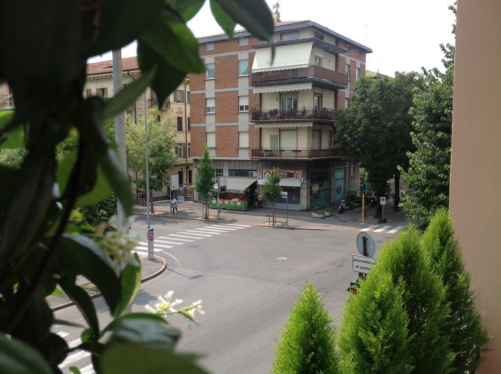 Ai Giardini Rooms -Vicino Ospedale Borgo Trento E Centro Storico ヴェローナ エクステリア 写真